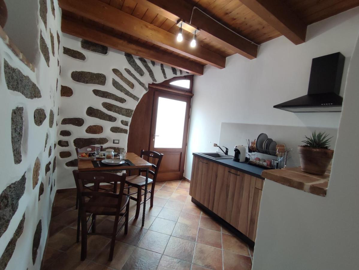 La Corte Dei Baroni Loceri Exteriör bild